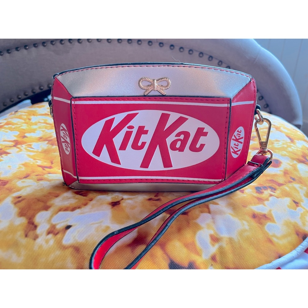 NEW kitkat purse cute purses